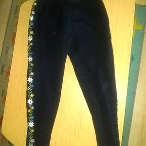 Vintage black embroidered stirrup ski pants